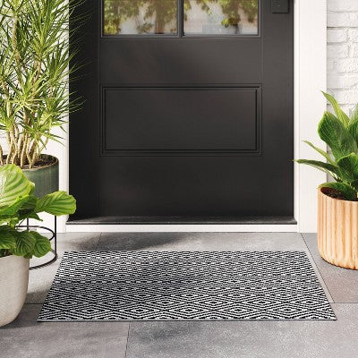  Diamond Check Indoor/Outdoor Rug - Room Essentials™