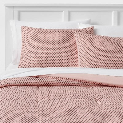  Strawberry Print Reversible Microfiber Comforter & Sheet Set Light Pink - Room Essentials™