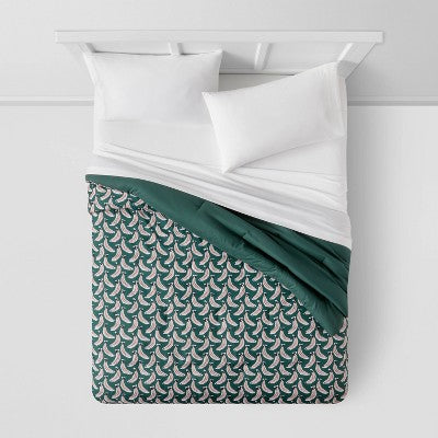  Microfiber Reversible Banana Print Comforter Dark Green - Room Essentials™
