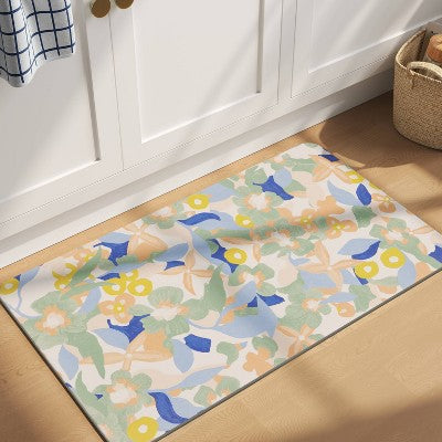  1'8"x2'10" Rectangle Floral Rug - Room Essentials™