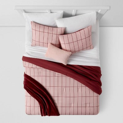  Grid Print Reversible Decorative Comforter Set With Throw - Room Essentials™