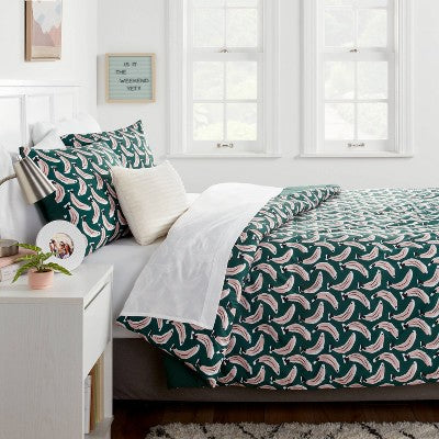  Microfiber Reversible Banana Print Comforter Dark Green - Room Essentials™