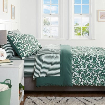 Floral Printed Microfiber Reversible Comforter & Sheets Set Dark Green - Room Essentials™
