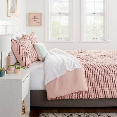  Strawberry Print Reversible Microfiber Comforter & Sheet Set Light Pink - Room Essentials™