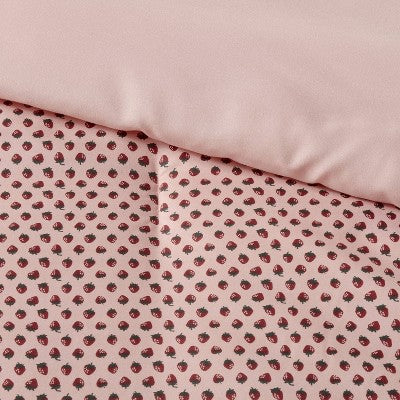  Strawberry Print Reversible Microfiber Comforter & Sheet Set Light Pink - Room Essentials™
