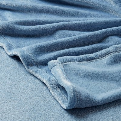  Solid Plush Bed Blanket - Room Essentials™
