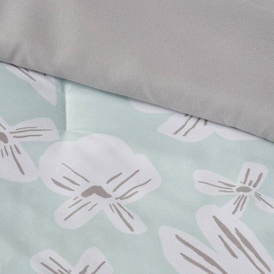  Floral Print Microfiber Reversible Comforter & Sheet Set Mint Green - Room Essentials™