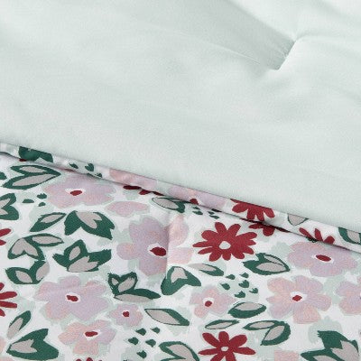  Microfiber Reversible Floral Print Comforter Light Purple/Mint Green - Room Essentials™