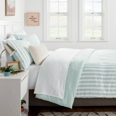  Microfiber Reversible Stripe Comforter Mint Green - Room Essentials™