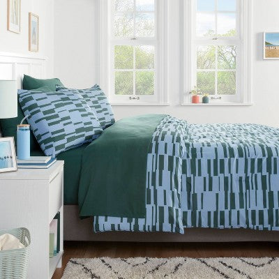  Foster Microfiber Reversible Comforter & Sheets Set Blue/Dark Green - Room Essentials™