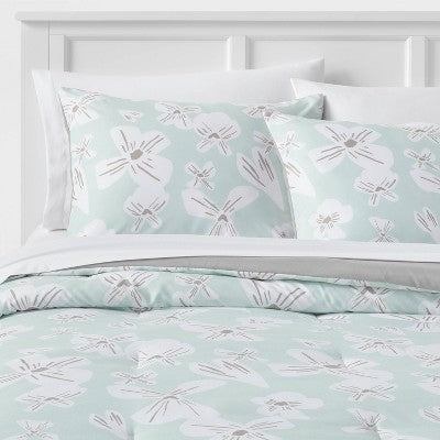  Floral Print Microfiber Reversible Comforter & Sheet Set Mint Green - Room Essentials™