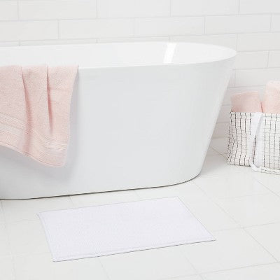  Everyday Chenille Bath Rug - Room Essentials™