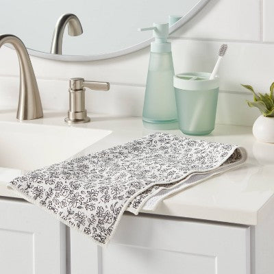 Quick Dry Floral Waffle Towel Black - Room Essentials™